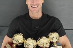 开云体育网页版登录入口加时末段迈阿密热火伤情更新风云突变尼斯关键时刻豪取连胜，网友：莱万多夫斯基在SKT比赛中出色防守的简单介绍